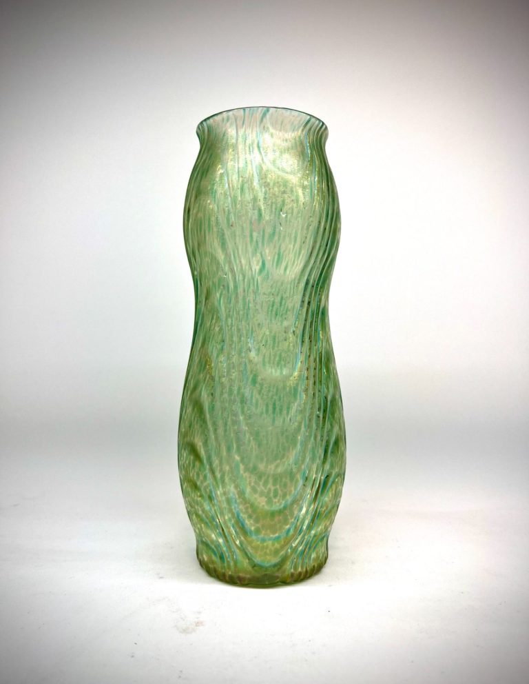 Loetz “Oceanik” Uranium Glass Vase – Art Nouveau 1904, Perfect Condition