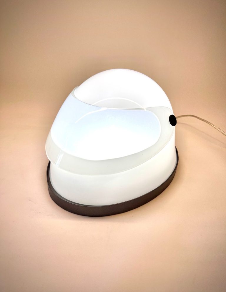 Rare Gamma3 prototype desk lamp shaped like a motorbike helmet with adjustable glass visor – Italian design 1970s, collector’s piece